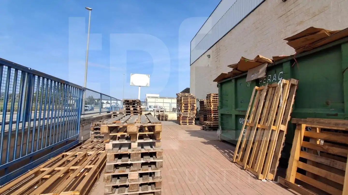 Vista exterior de Nave industrial en venta en Alberic