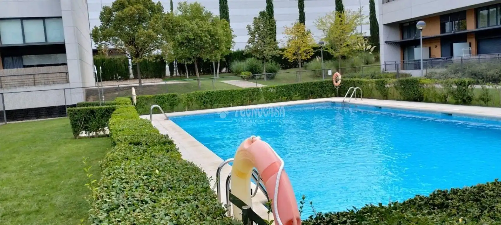 Piscina de Piso en venta en Tres Cantos con Aire acondicionado, Calefacción y Piscina comunitaria