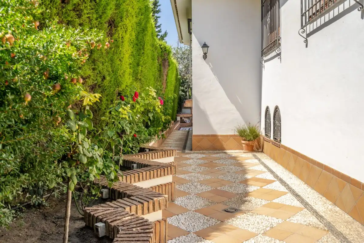Terrassa de Casa o xalet en venda en La Zubia amb Aire condicionat, Calefacció i Jardí privat