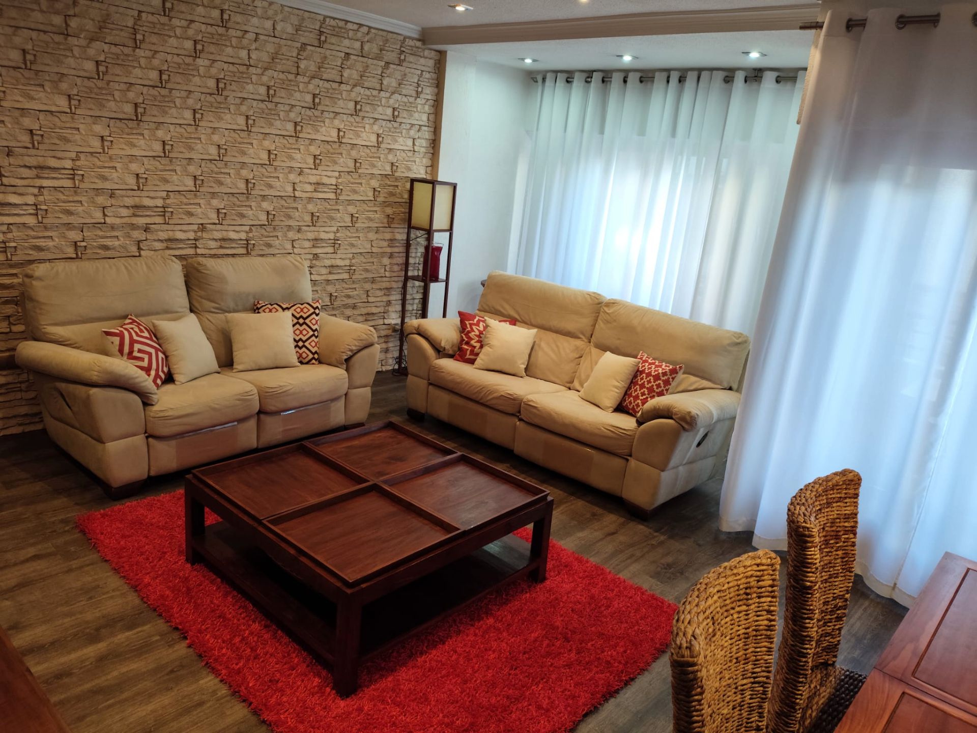 Sala d'estar de Pis de lloguer en Elche / Elx amb Aire condicionat, Parquet i Moblat