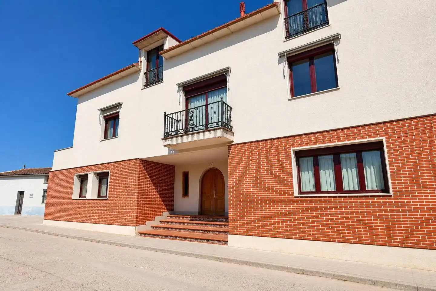 Vista exterior de Casa o chalet en venta en Alcazarén con Calefacción, Jardín privado y Trastero