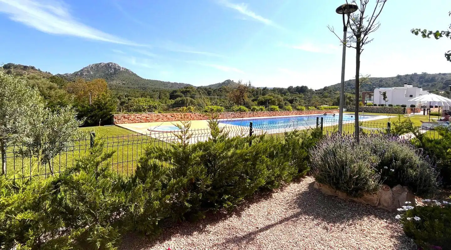 Piscina de Piso en venta en Capdepera con Aire acondicionado, Terraza y Amueblado