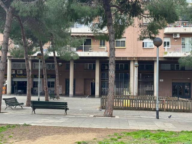 Local comercial en Venta en Carrer de la Mare de Déu de Port en La Marina del Port
