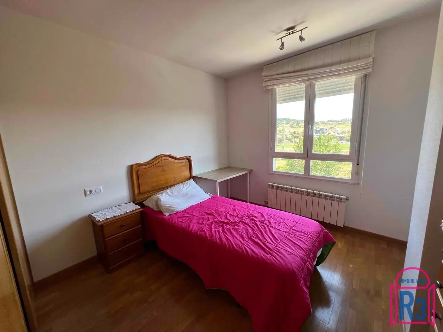 Habitación de Piso en venta en León Capital  con Calefacción, Terraza y Trastero
