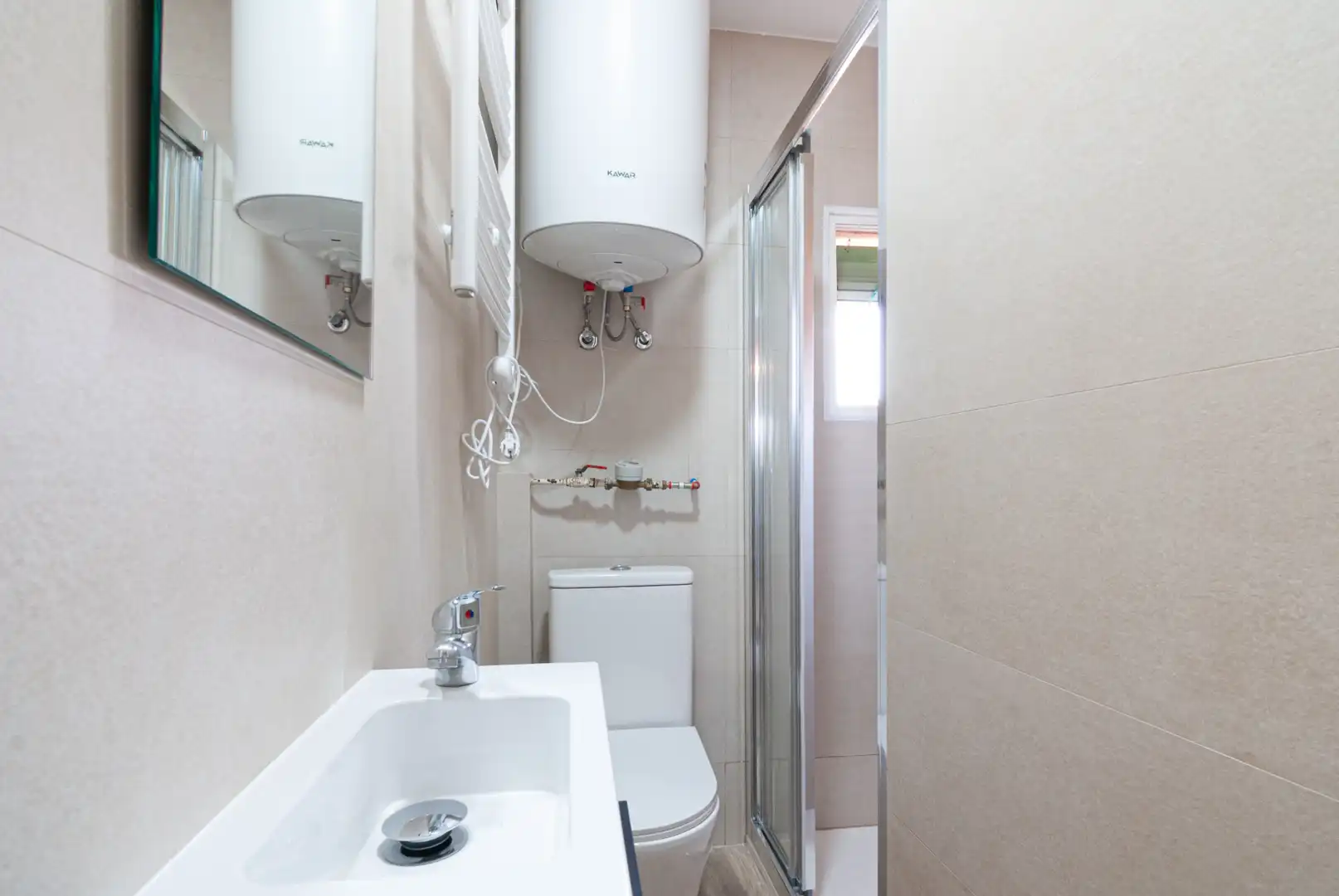 Badezimmer von Wohnung zur untervermieten in Madrid mit Heizung, Möbliert und Waschmaschine
