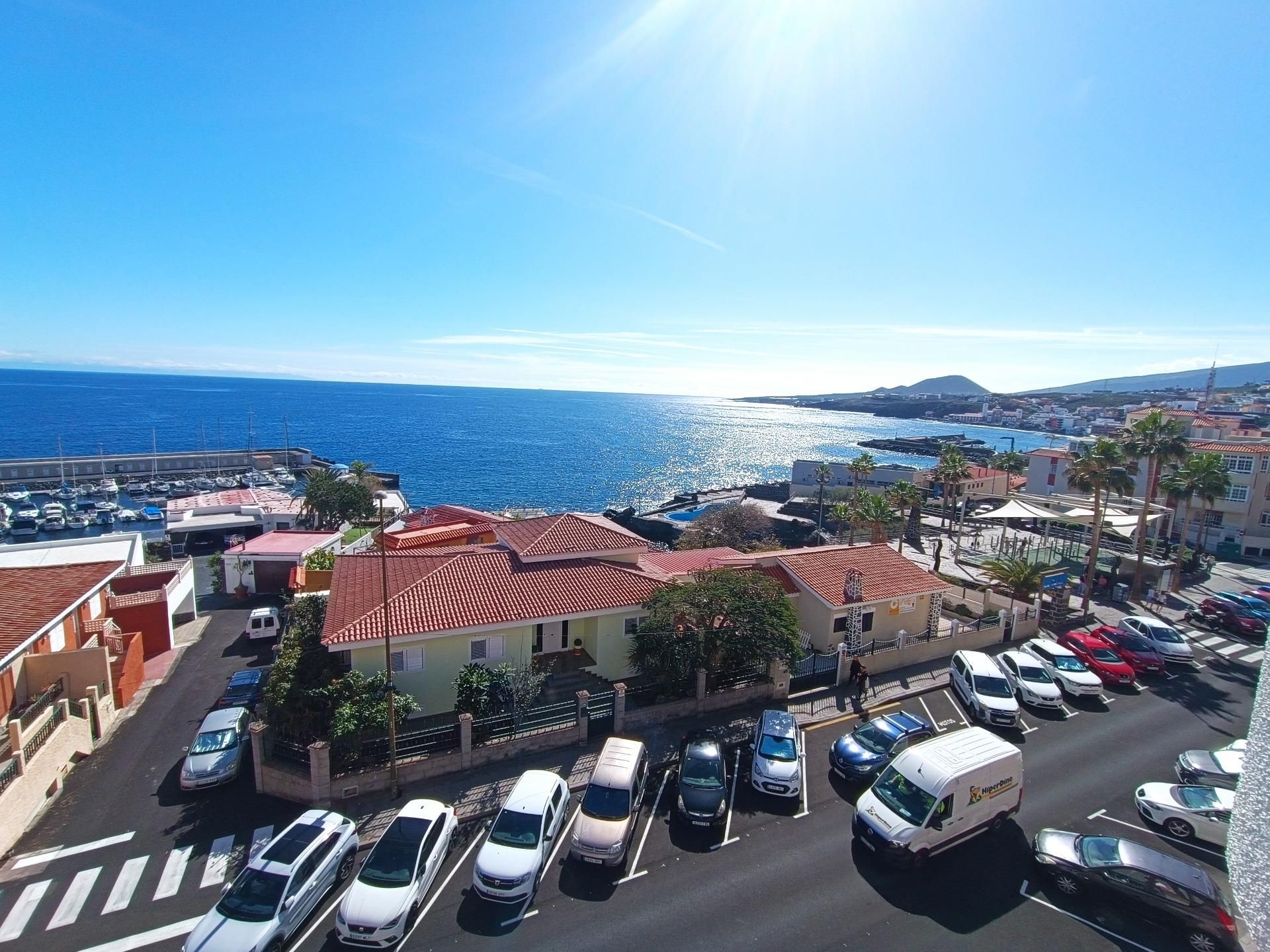 Exterior view of Study to rent in Candelaria  with Community pool