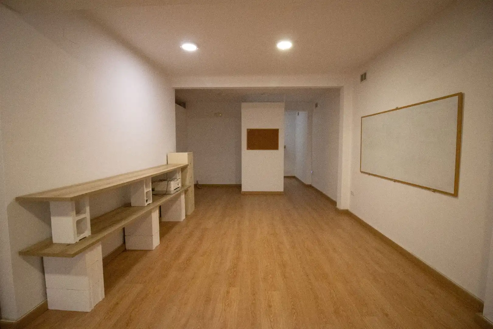 Business premises to rent in Pou, imagen 4