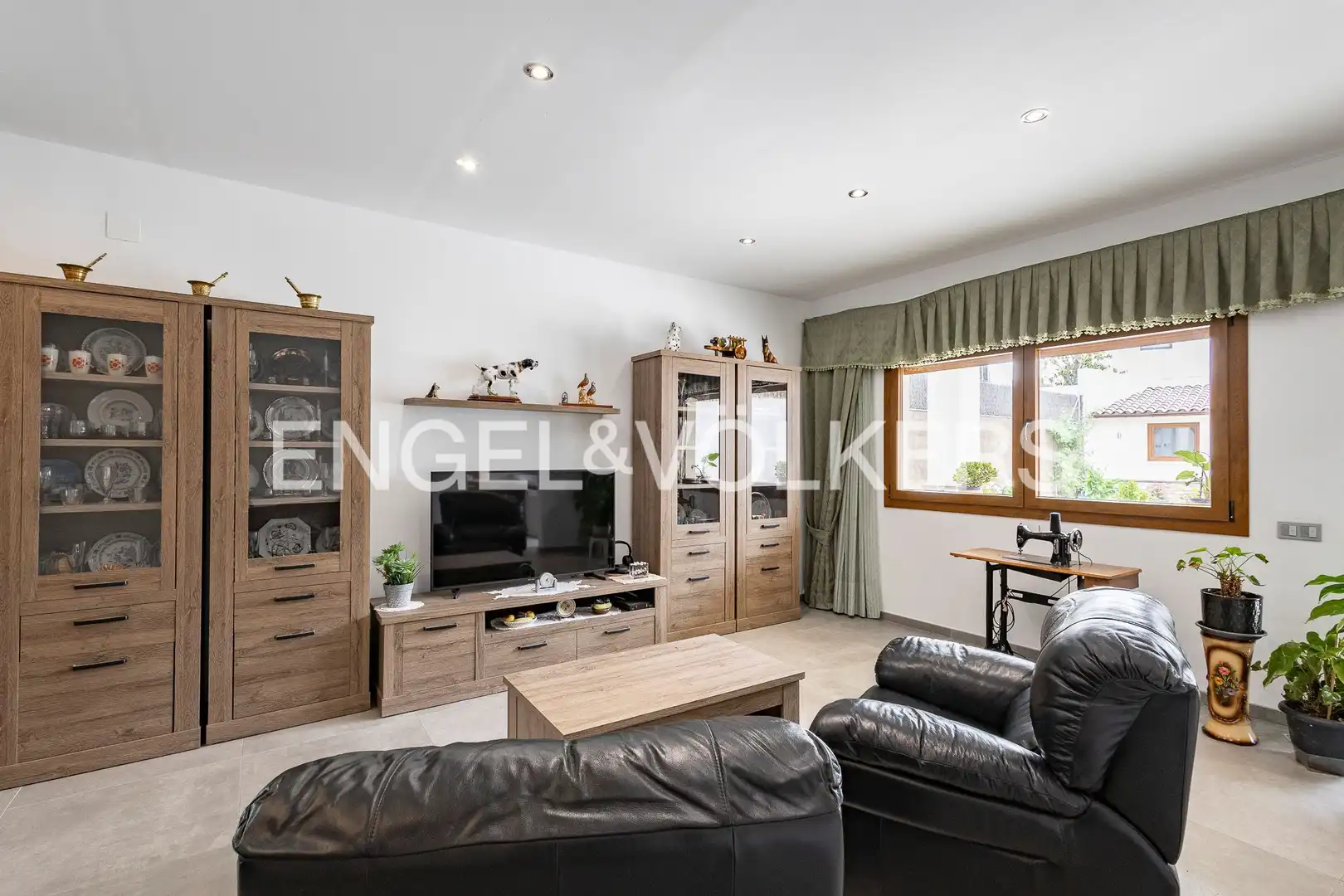 Living room of Houses for sale in Sant Sadurní d'Anoia  with Air Conditioner, Heating and Private garden