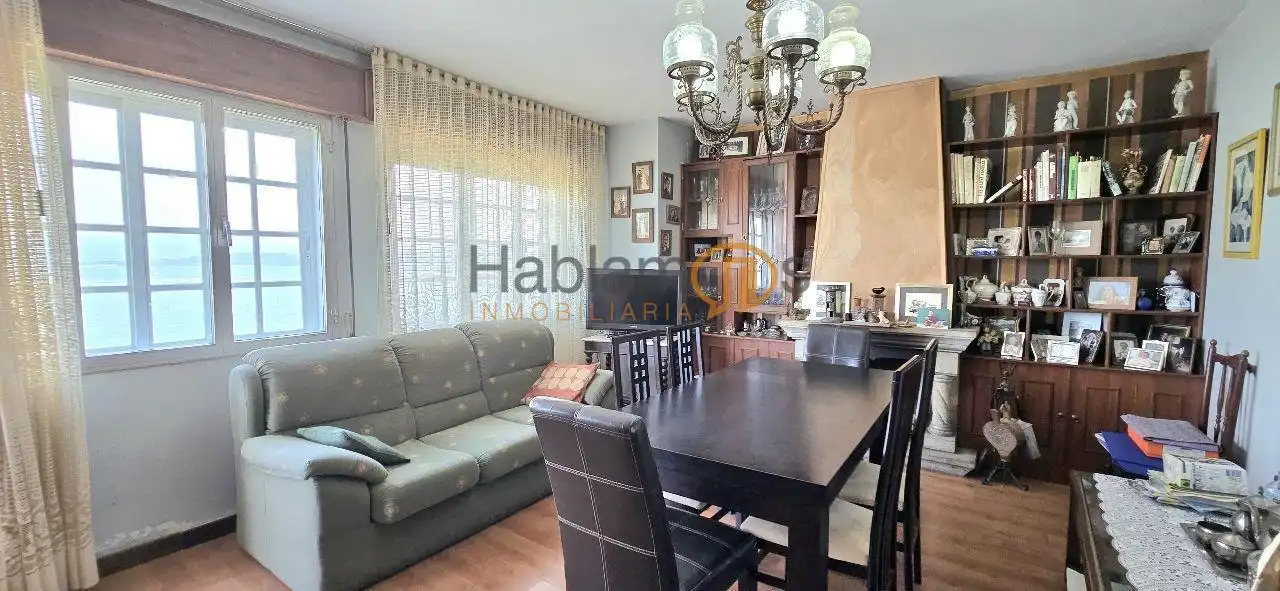Sala de estar de Piso en venta en Vilagarcía de Arousa con Calefacción, Terraza y Trastero