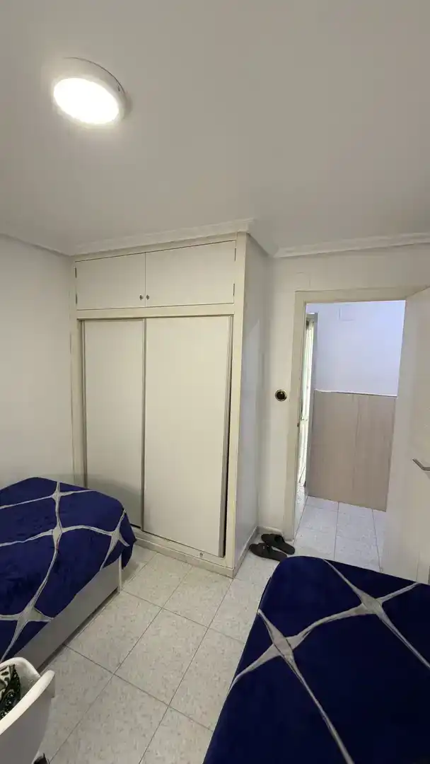 Dormitori de Pis en venda en Alicante / Alacant amb Aire condicionat i Balcó