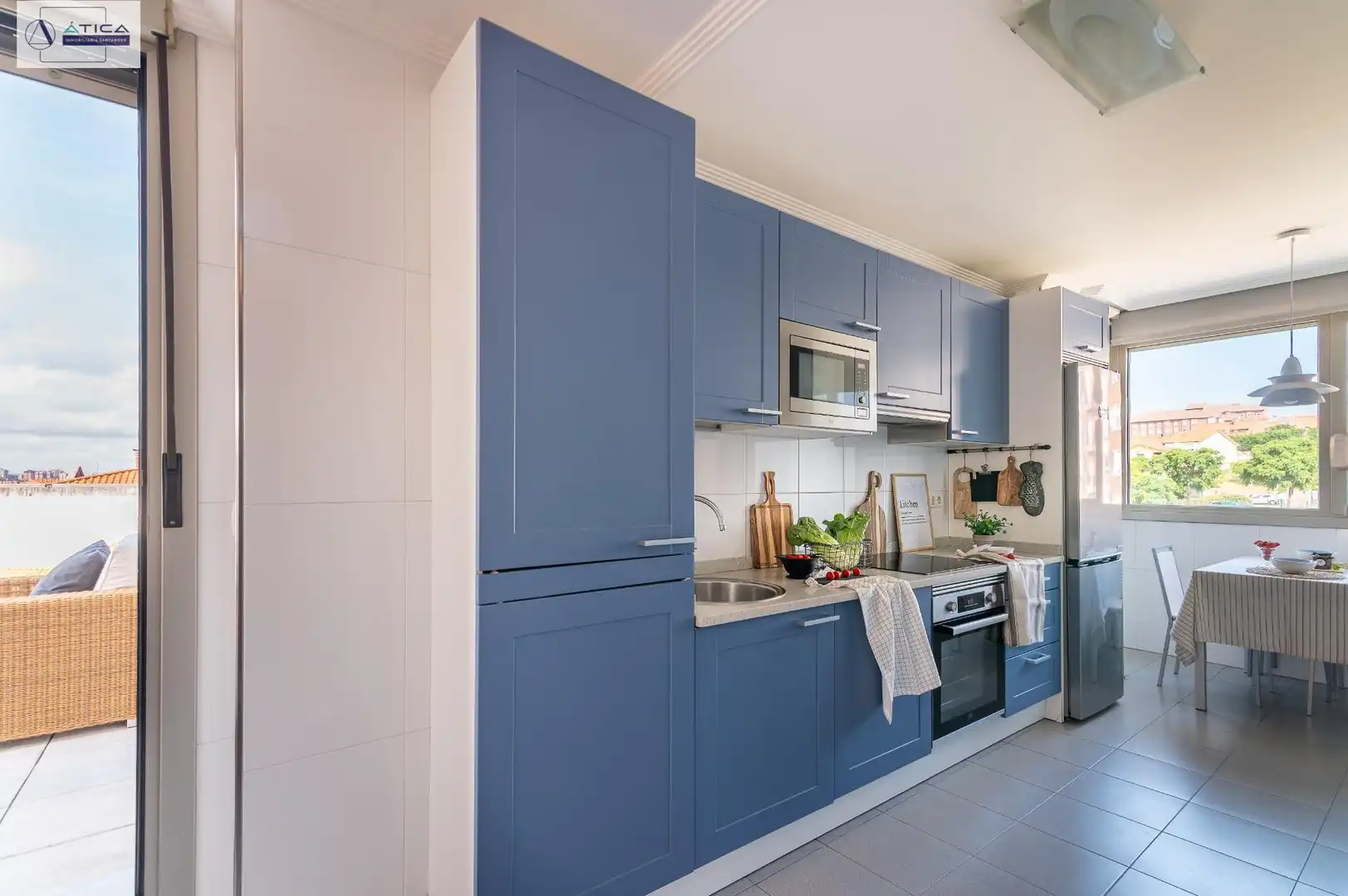Cocina de Ático en venta en Santander con Calefacción, Jardín privado y Parquet