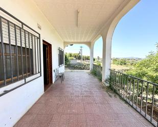Vista exterior de Casa o xalet en venda en Carlet amb Jardí privat, Terrassa i Piscina