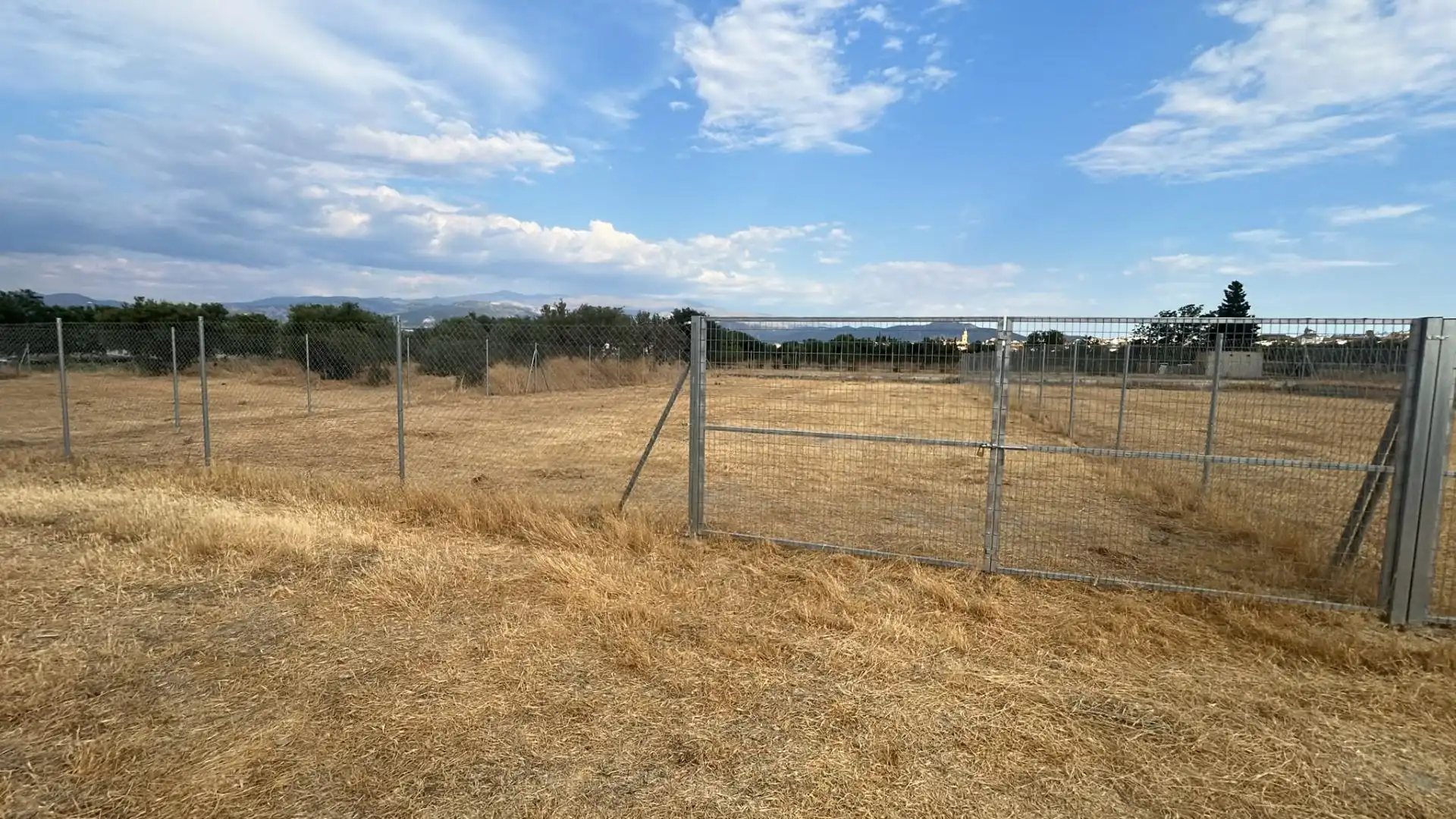 Land for sale in Las Gabias