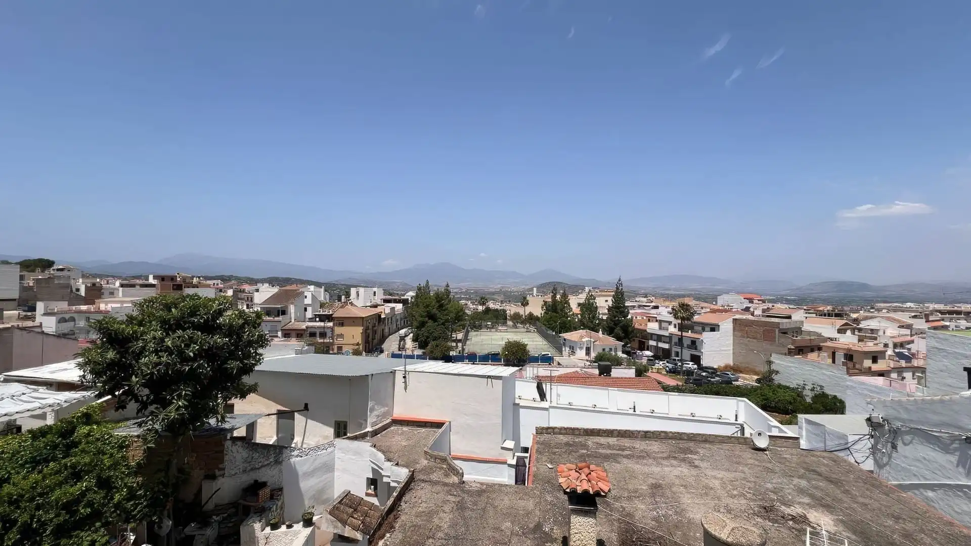 Vista exterior de Casa adosada en venda en Alhaurín El Grande amb Aire condicionat i Piscina