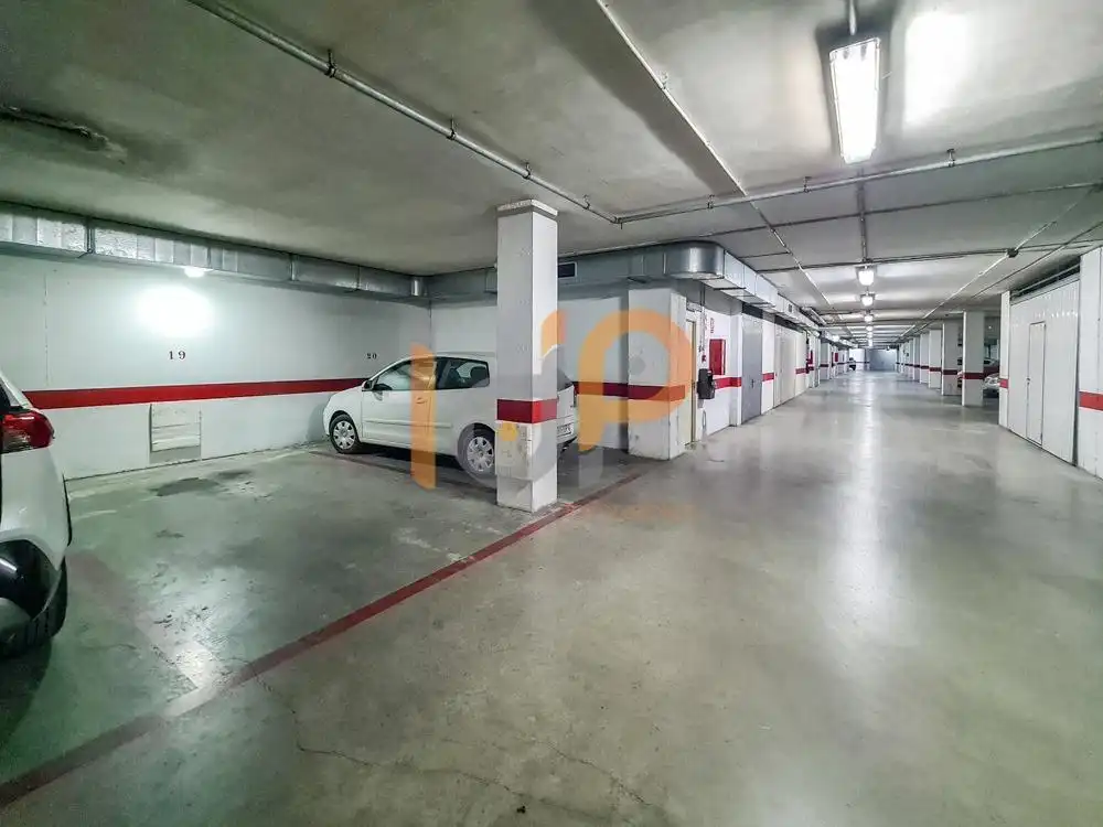 Parkplatz von Wohnung zum Verkauf in Huércal-Overa mit Klimaanlage, Abstellraum und Balkon