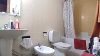 Bathroom of Apartment to rent in  Sevilla Capital