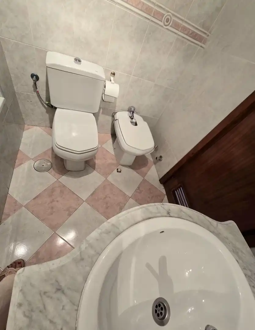 Baño de Piso en venta en Málaga con Jardín privado, Terraza y Amueblado