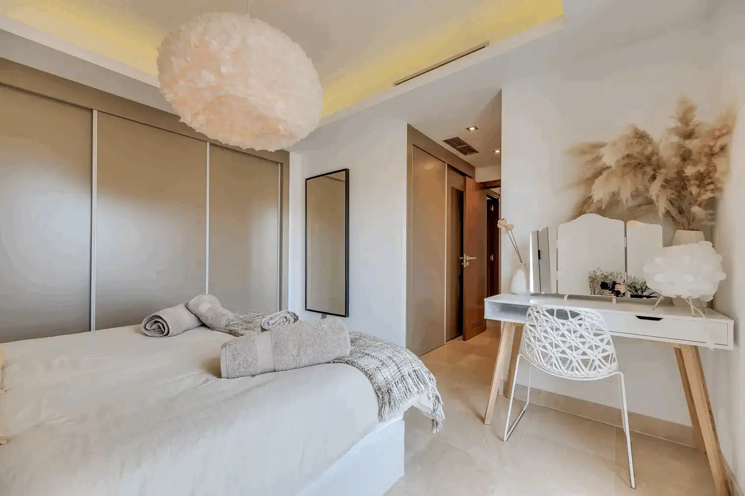 Habitación de Planta baja en venta en Benahavís con Aire acondicionado, Terraza y Trastero