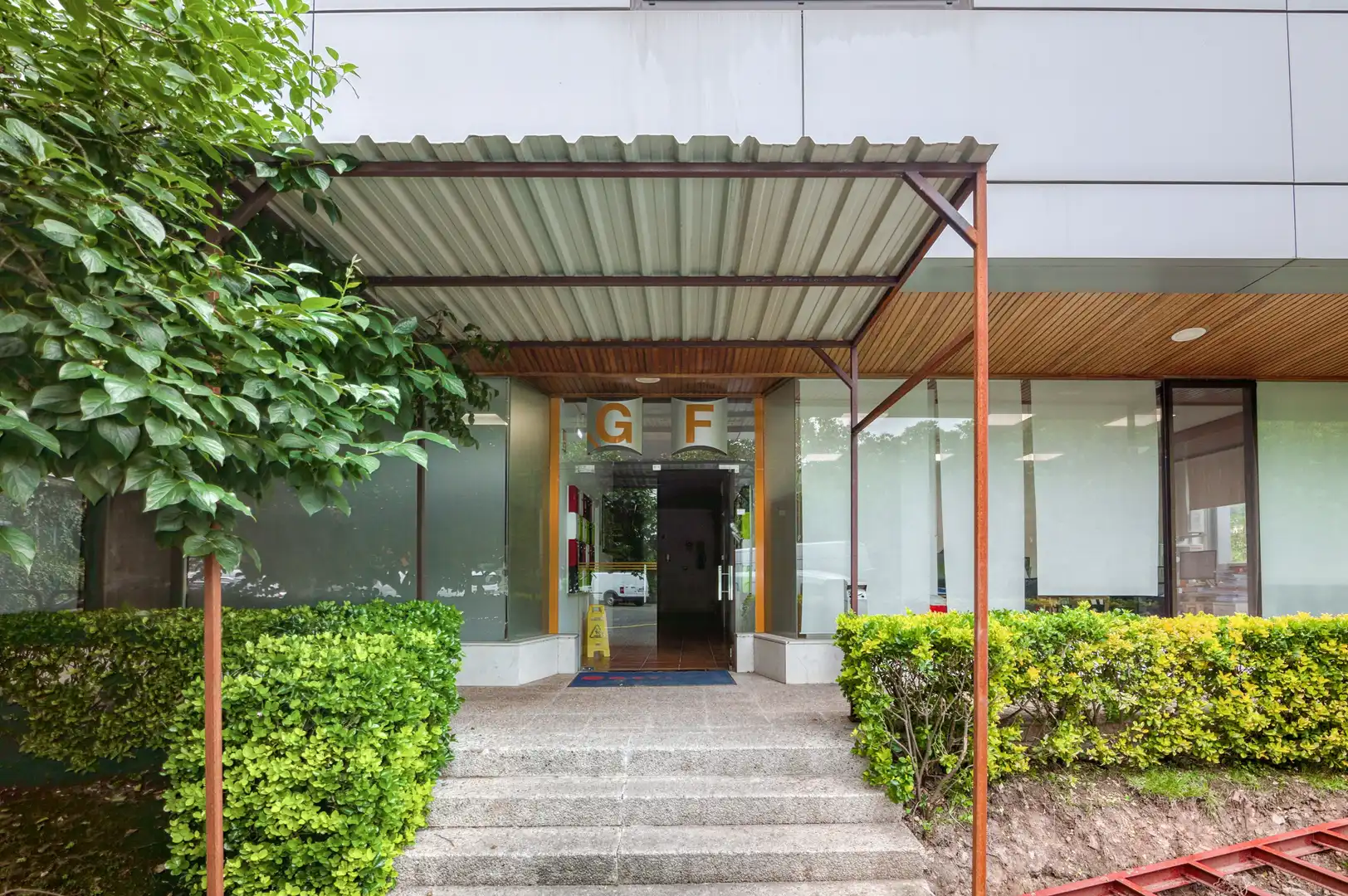 Außenansicht von Büro zur Miete in Donostia - San Sebastián  mit Klimaanlage