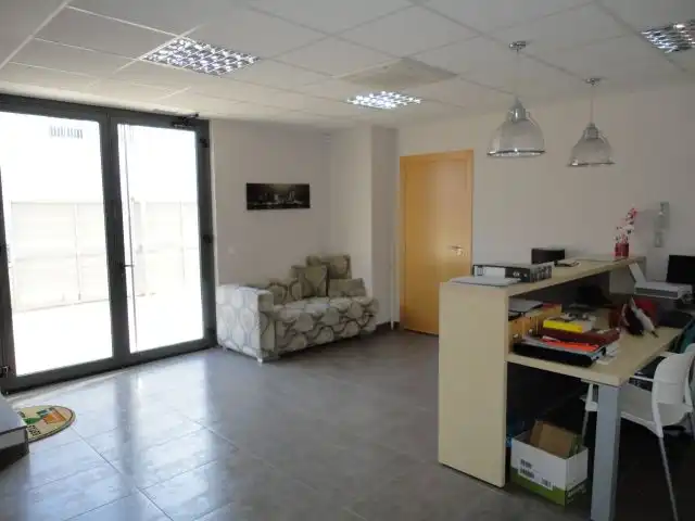 Nave industrial en venta en La Pobla de Vallbona