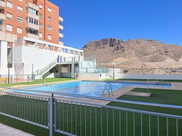 Pis amb piscina en venda a Aguadulce
