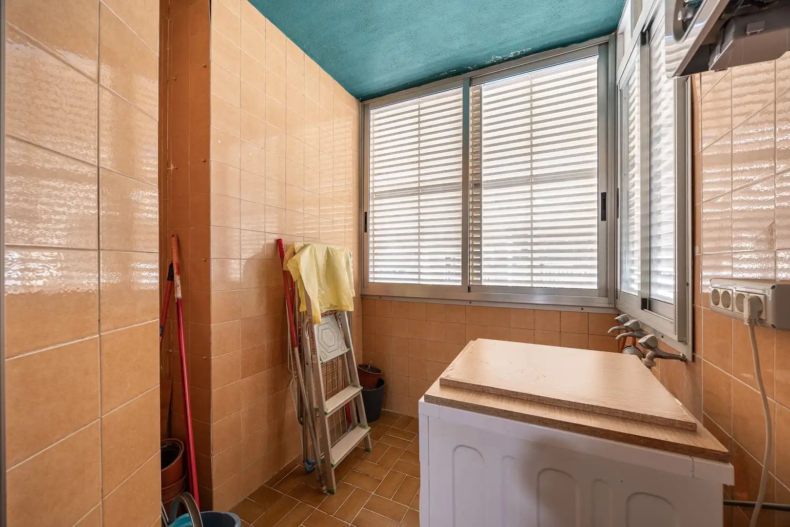 Badezimmer von Wohnung zum Verkauf in Callosa d'en Sarrià mit Abstellraum und Balkon