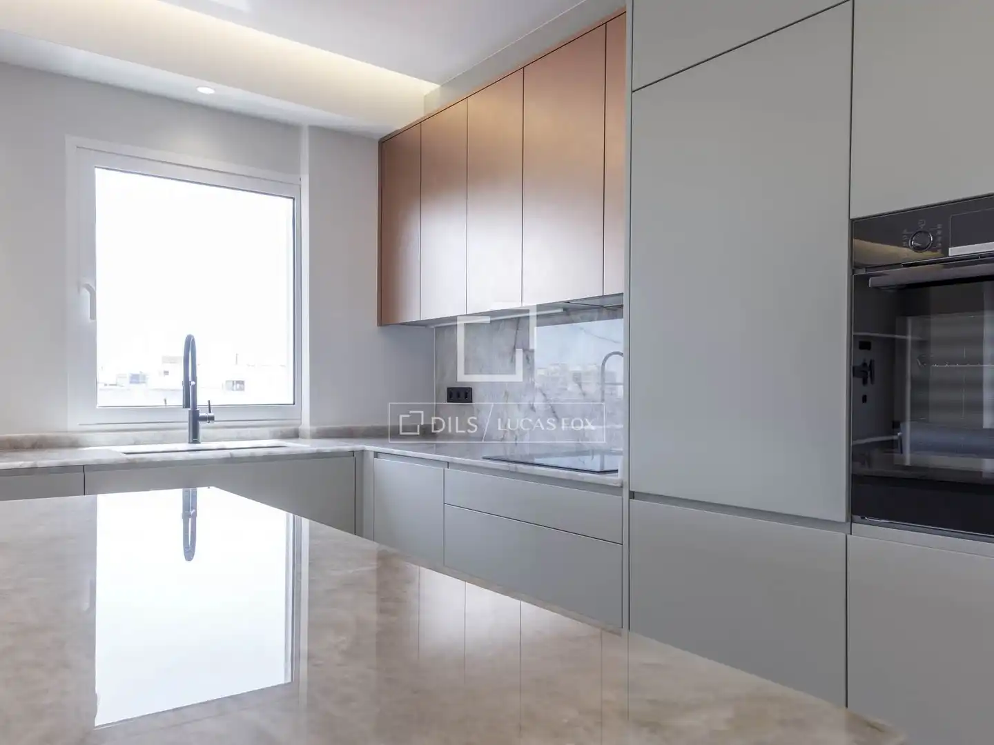 Kitchen of Attic for rent in Valencia  with Air Conditioner, Heating and Parquet flooring