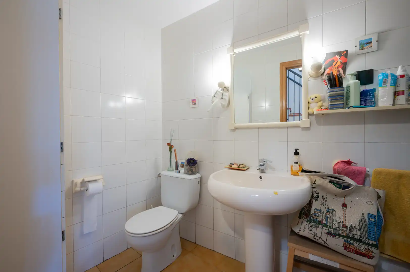 Badezimmer von Einfamilien-Reihenhaus zum Verkauf in Sant Cugat del Vallès mit Klimaanlage, Heizung und Privatgarten