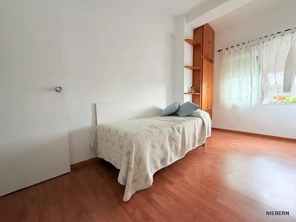 Dormitori de Pis de lloguer en Cartagena amb Aire condicionat, Parquet i Moblat