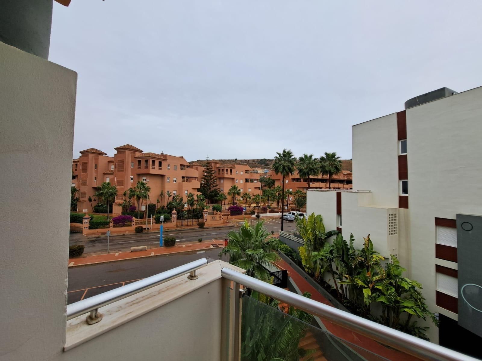 Vista exterior de Pis de lloguer en El Ejido amb Terrassa i Balcó