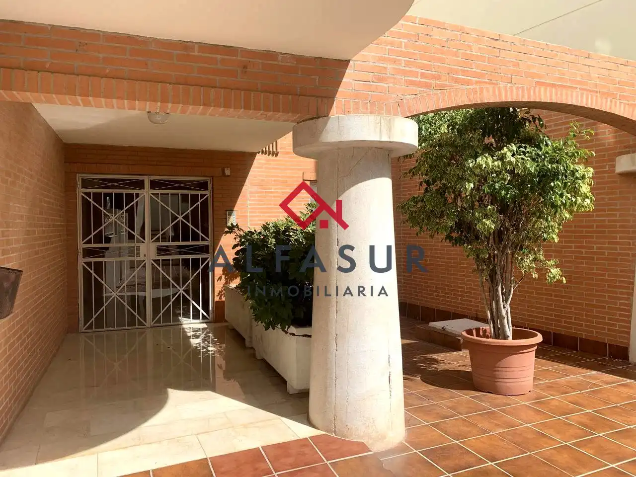 Bajo con piscina en alquiler en Calle Altabaca, imagen 7