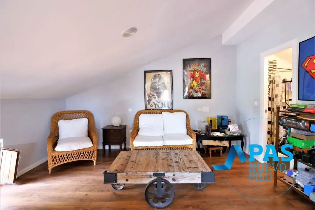 Wohnzimmer von Haus oder Chalet zum Verkauf in Santander mit Privatgarten, Parkett und Terrasse