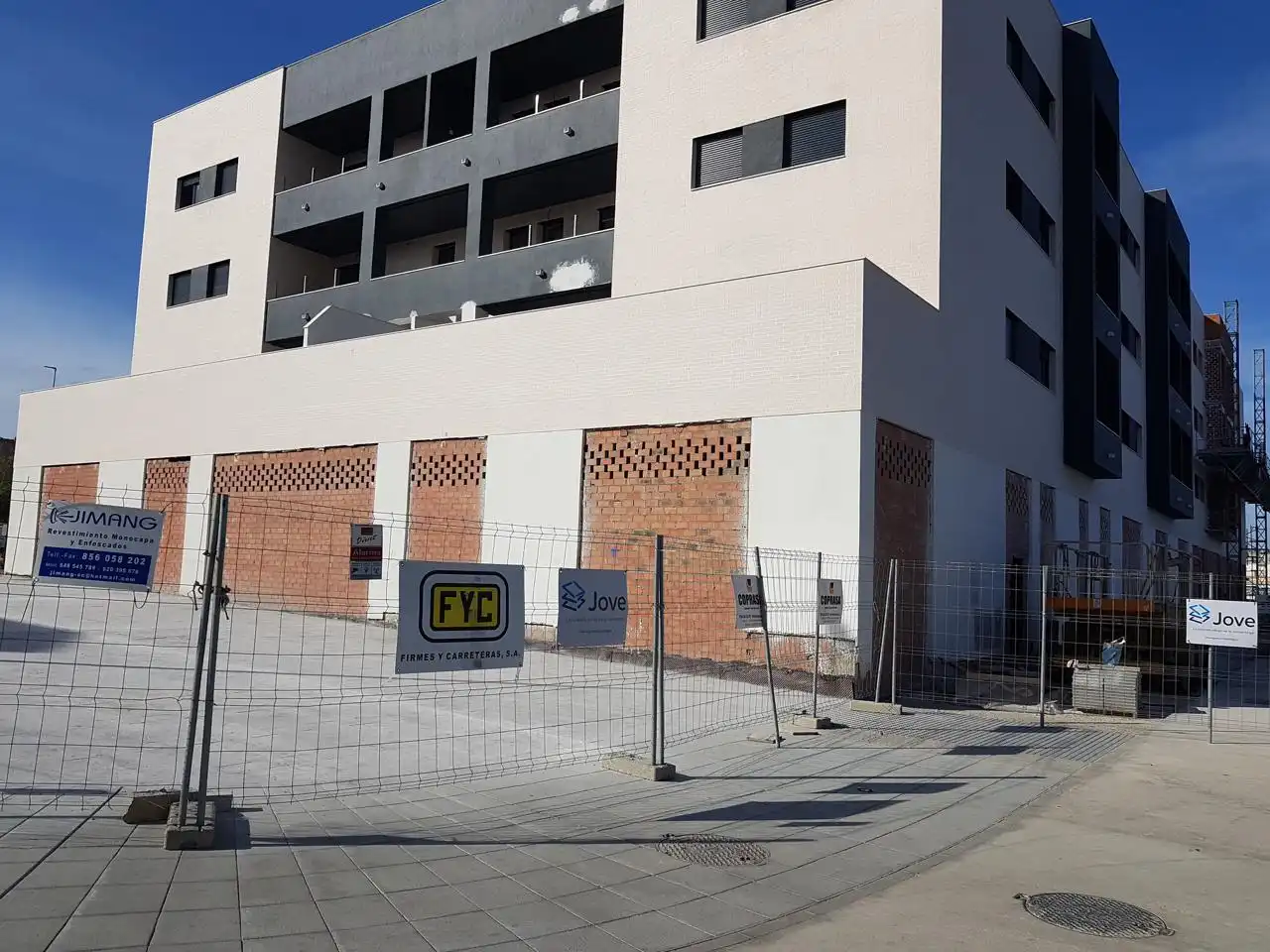 Local comercial de lloguer a Alcalde Jesús Mántaras, imagen 3