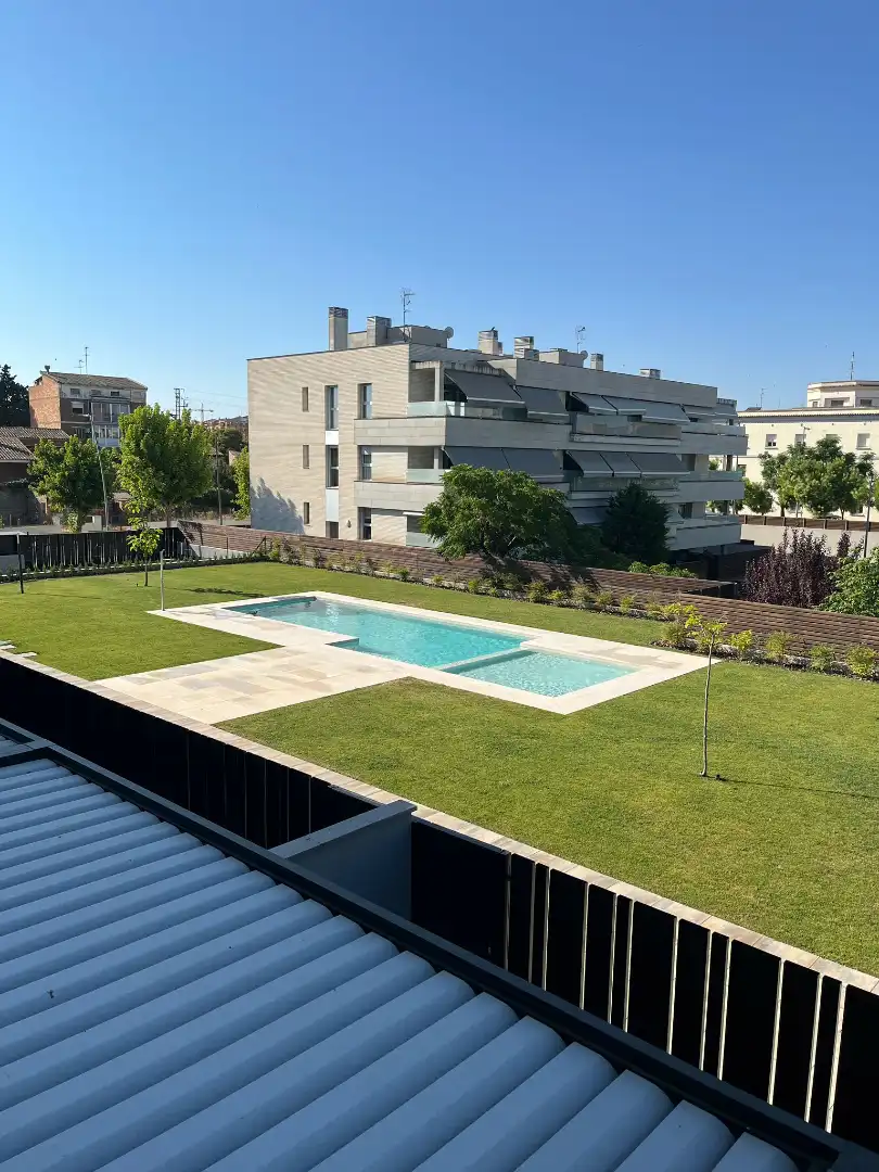 Swimming pool of Flat for rent in Lleida  with Air Conditioner, Heating and Parquet flooring
