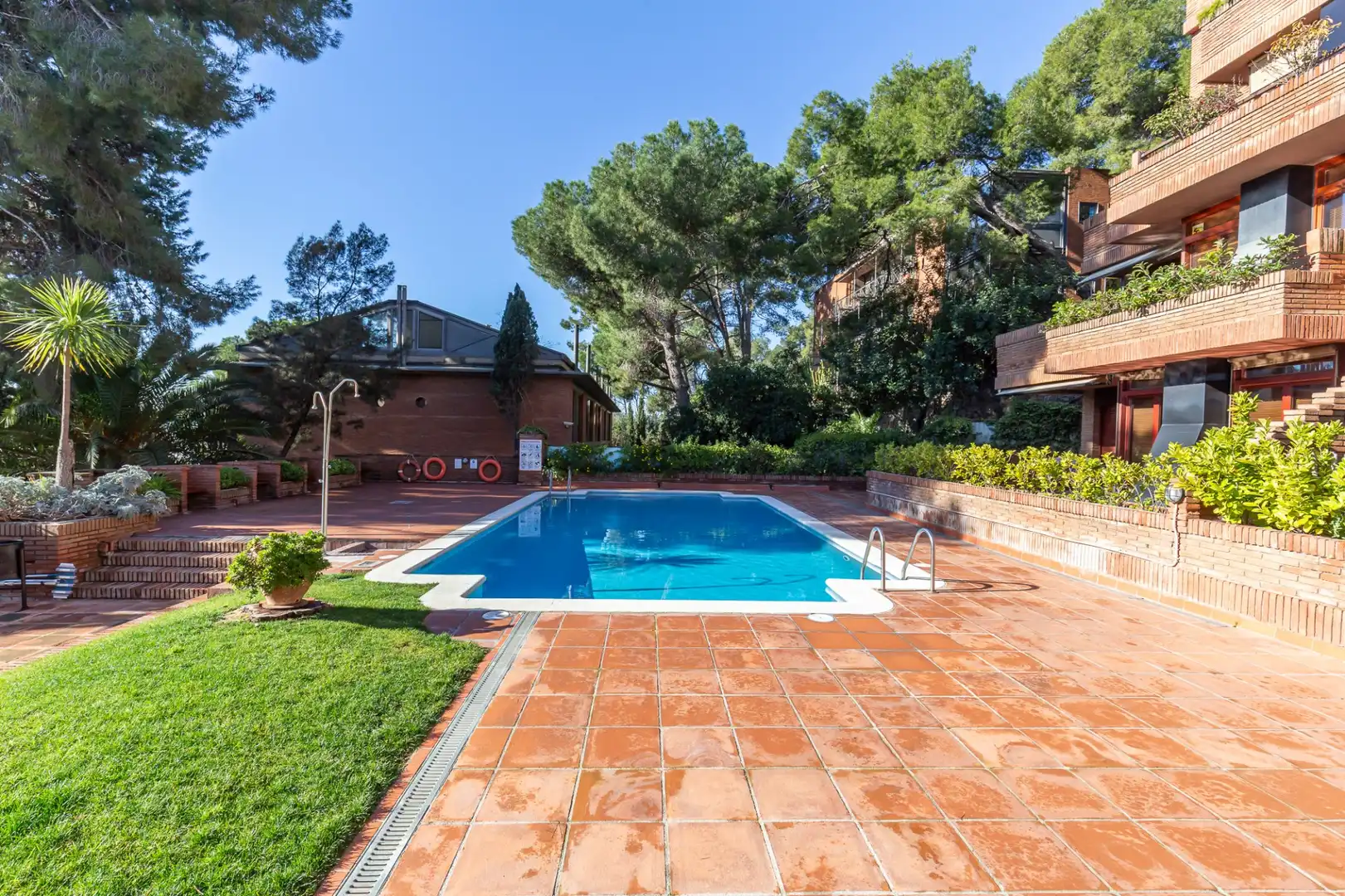 Piscina de Planta baja en venta en Sant Just Desvern con Aire acondicionado, Calefacción y Terraza