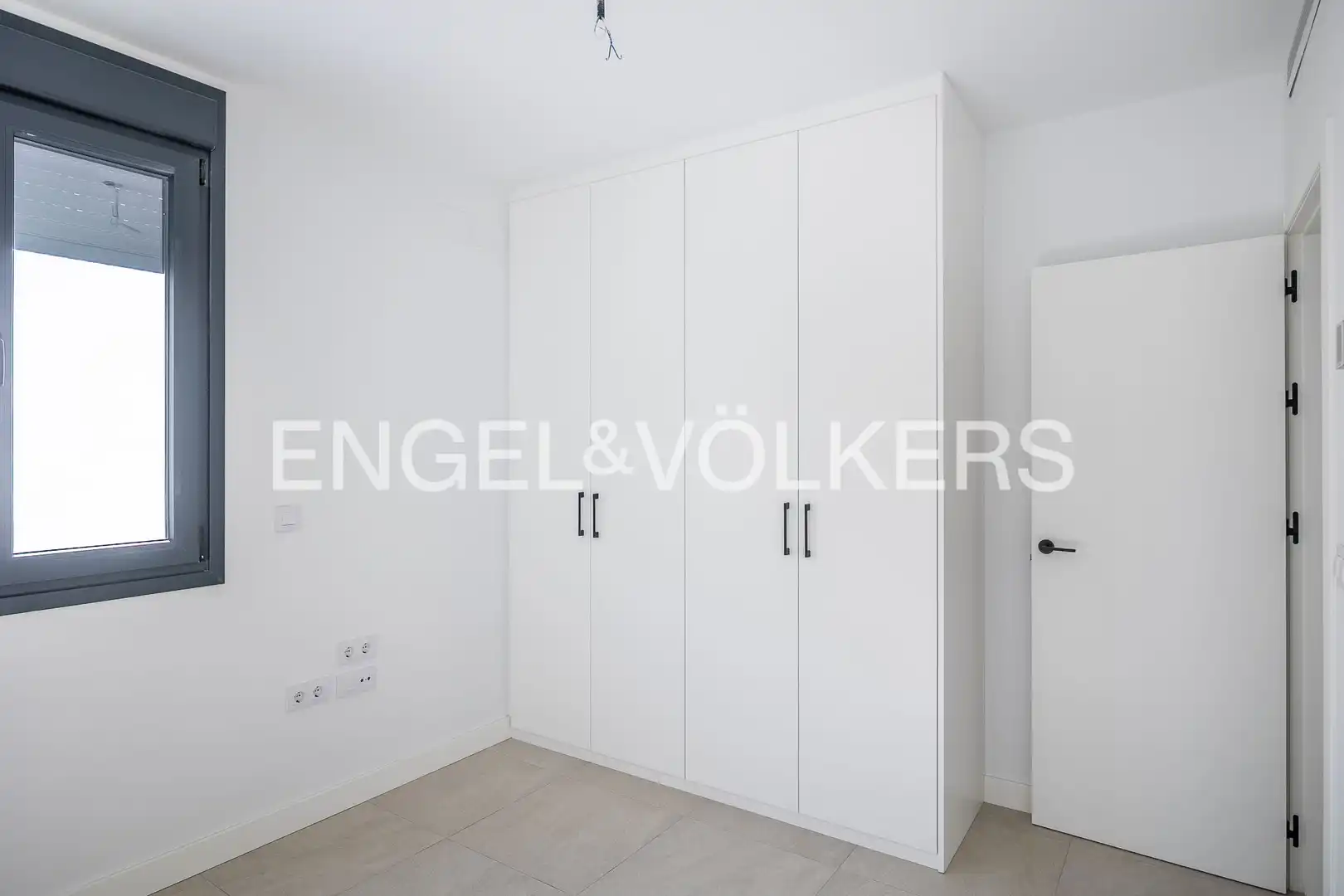 Habitación de Piso en venta en Sevilla con Aire acondicionado, Calefacción y Piscina