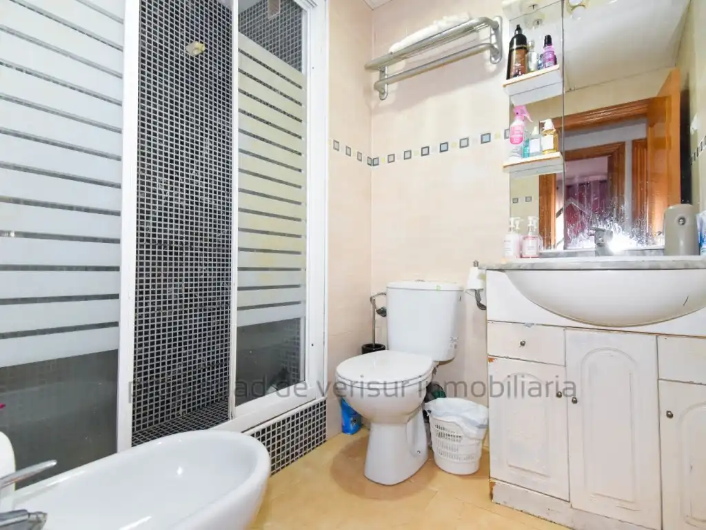 Bathroom of Flat for sale in Águilas  with Air Conditioner, Oven and Balcony