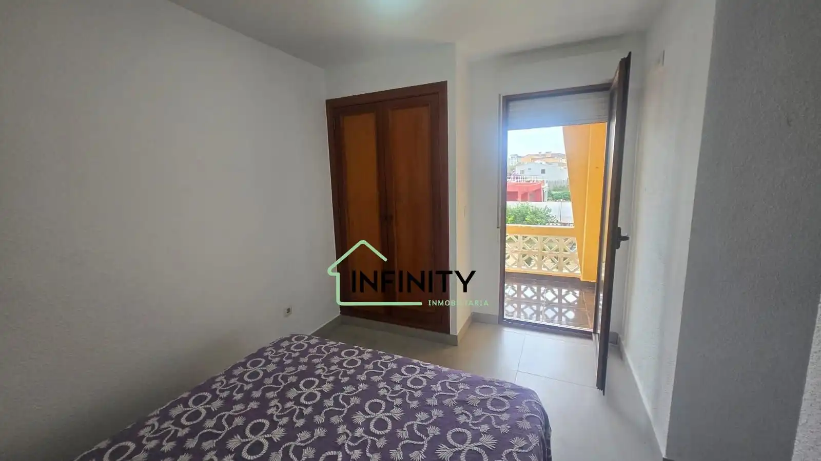 Bedroom of Houses for sale in Tavernes de la Valldigna  with Balcony