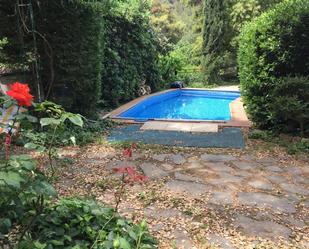 Piscina de Casa adosada en venda en Montcada i Reixac amb Calefacció, Jardí privat i Piscina