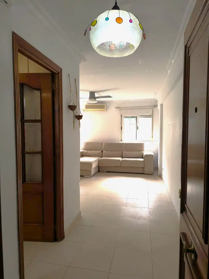 Living room of Flat for sale in Sevilla  with Air Conditioner, Heating and Balcony