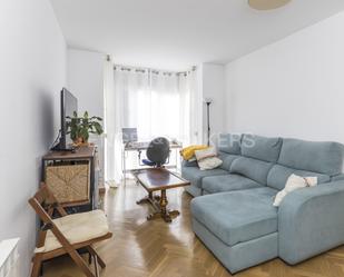 Sala d'estar de Apartament de lloguer en  Madrid Capital amb Aire condicionat, Calefacció i Parquet