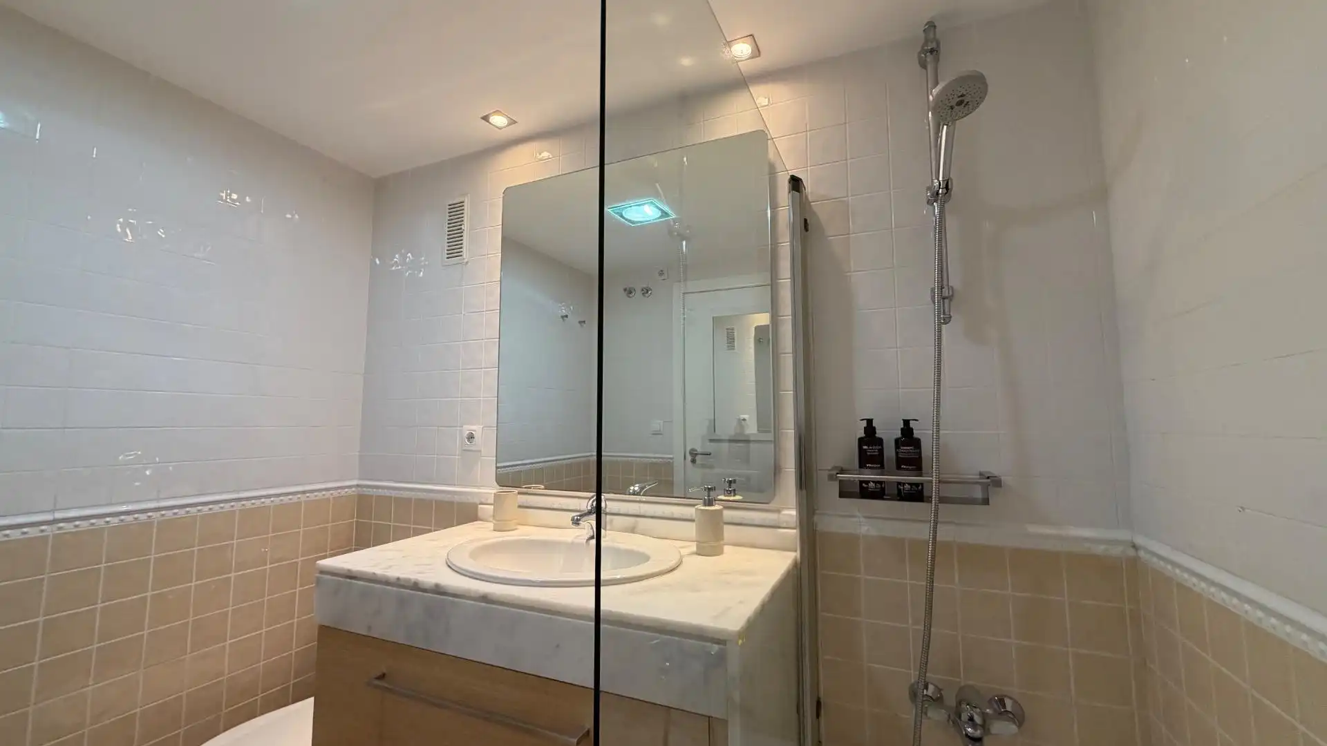 Bathroom of Flat for sale in Altea