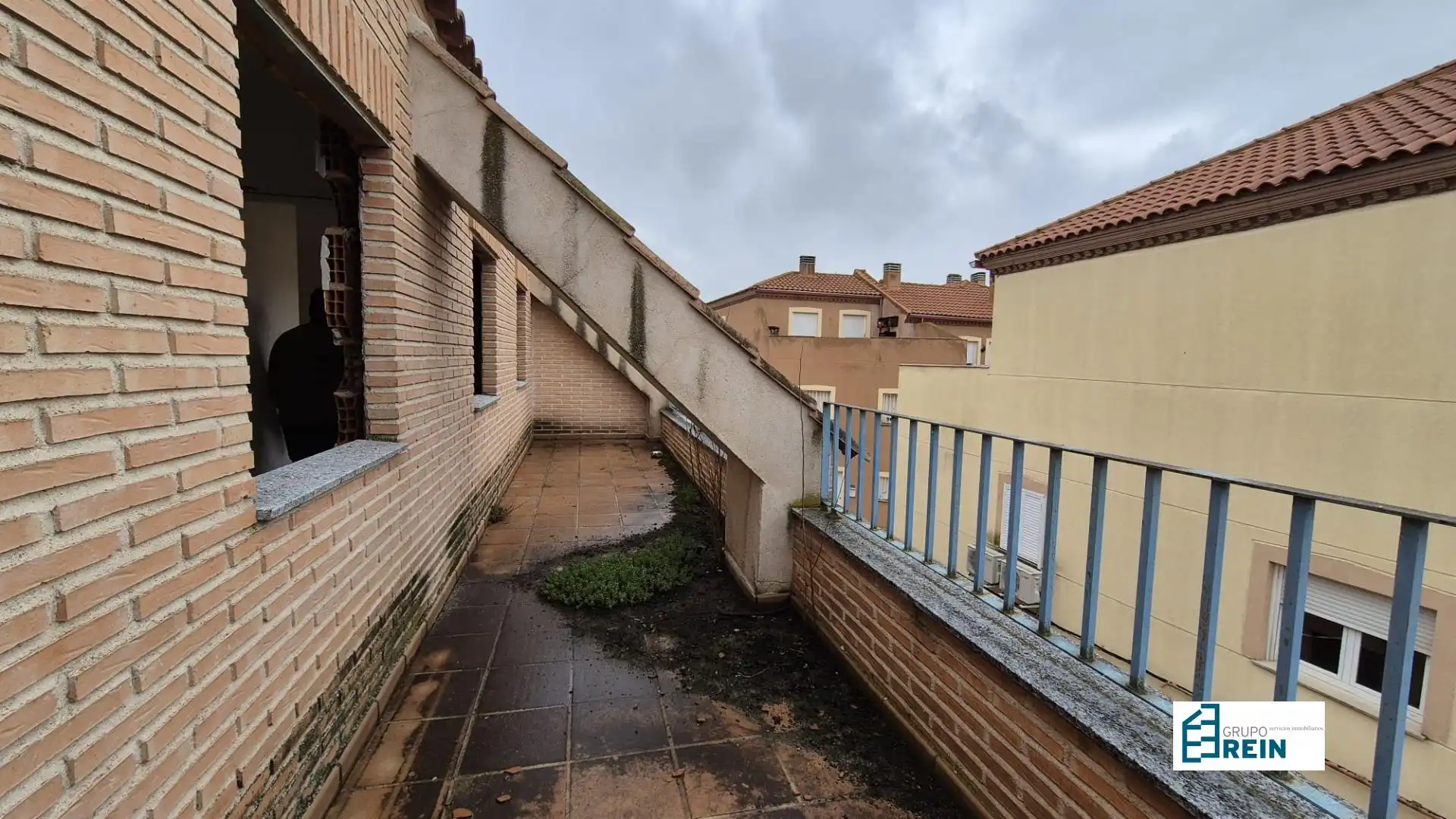 Vista exterior de Edifici en venda en Recas