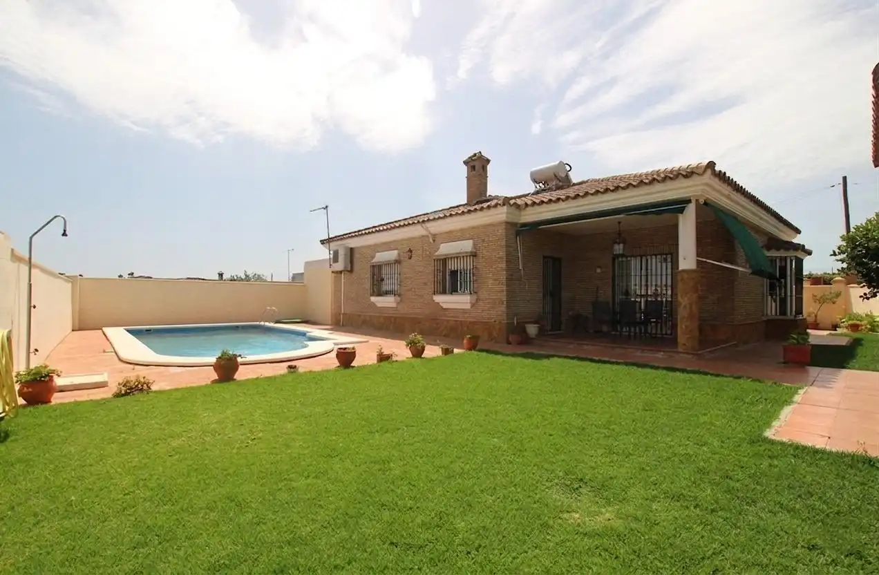 Chalet con piscina en venta en Ctra Sanlúcar - Cuatro Pinos, imagen 2
