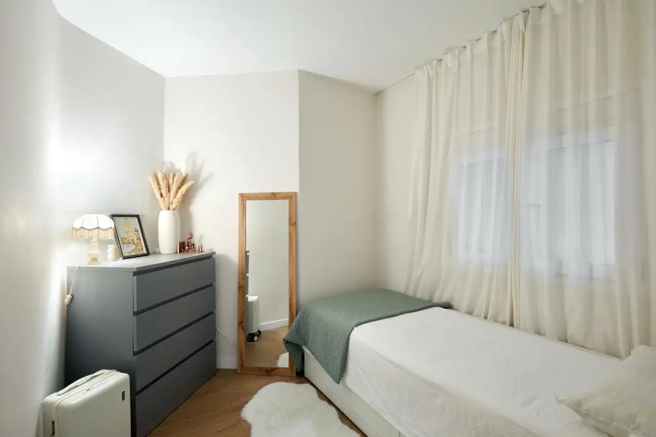 Dormitori de Apartament en venda en Barcelona amb Aire condicionat, Calefacció i Parquet