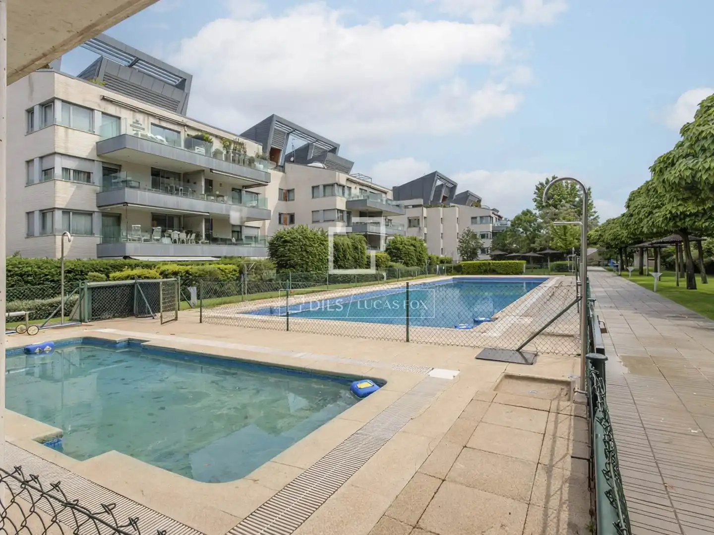 Piscina de Pis de lloguer en Majadahonda amb Aire condicionat, Calefacció i Jardí privat