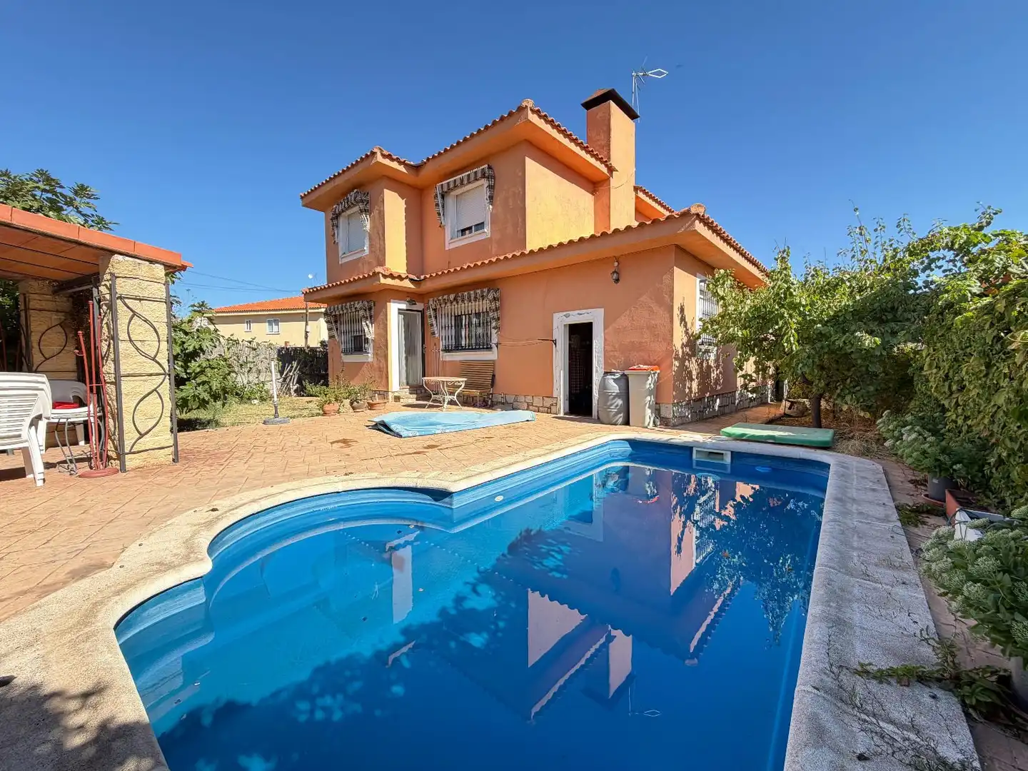 Villa mit Pool zum Verkauf in España 1000