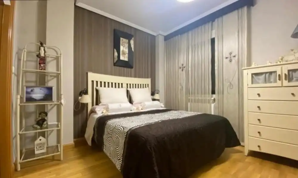 Dormitori de Casa adosada en venda en Albacete amb Aire condicionat, Calefacció i Jardí privat