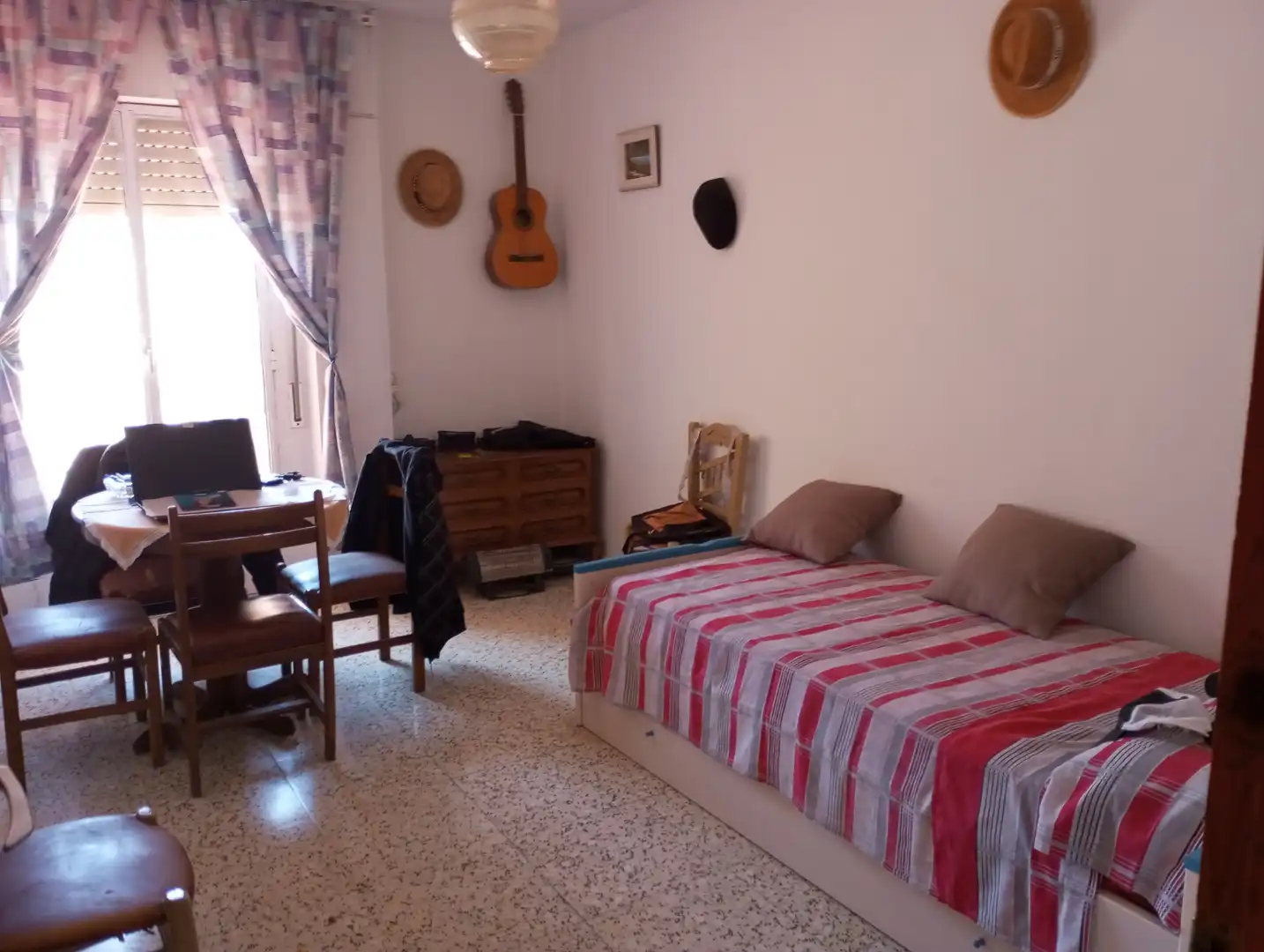 Dormitori de Pis en venda en Baza amb Moblat i Balcó