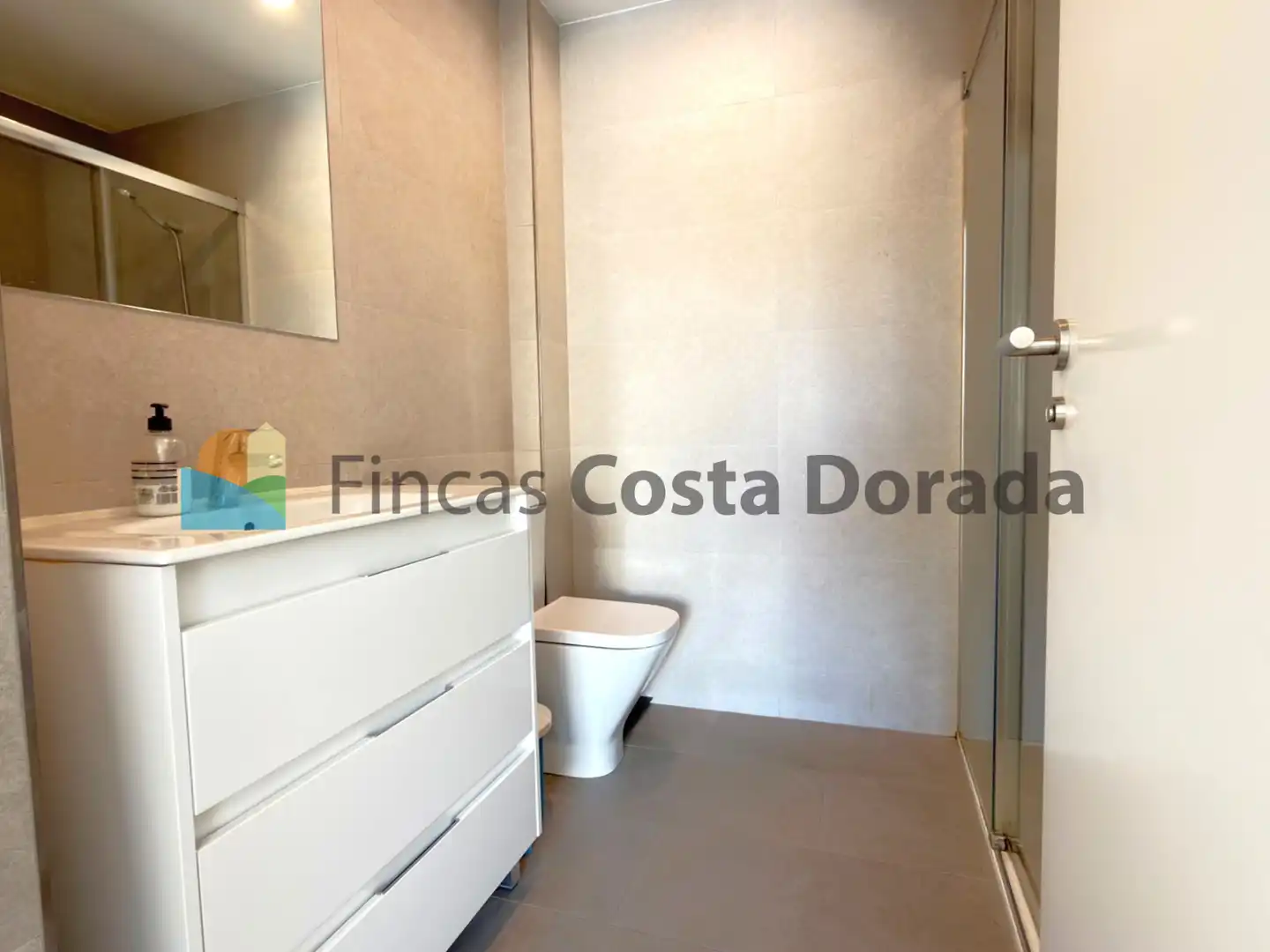 Baño de Piso en venta en Vilanova i la Geltrú con Aire acondicionado, Calefacción y Parquet